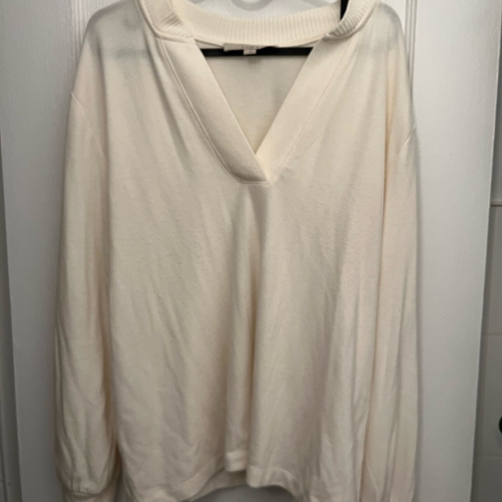 LOFT Cream V-Neck Women's Sweater